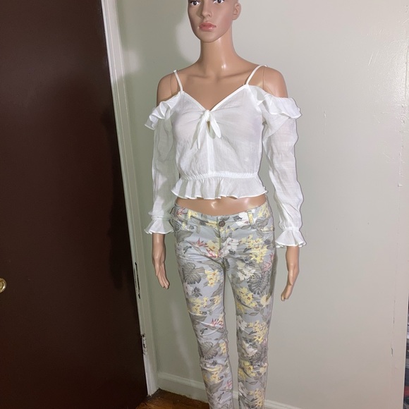 White blouse - Picture 3 of 4